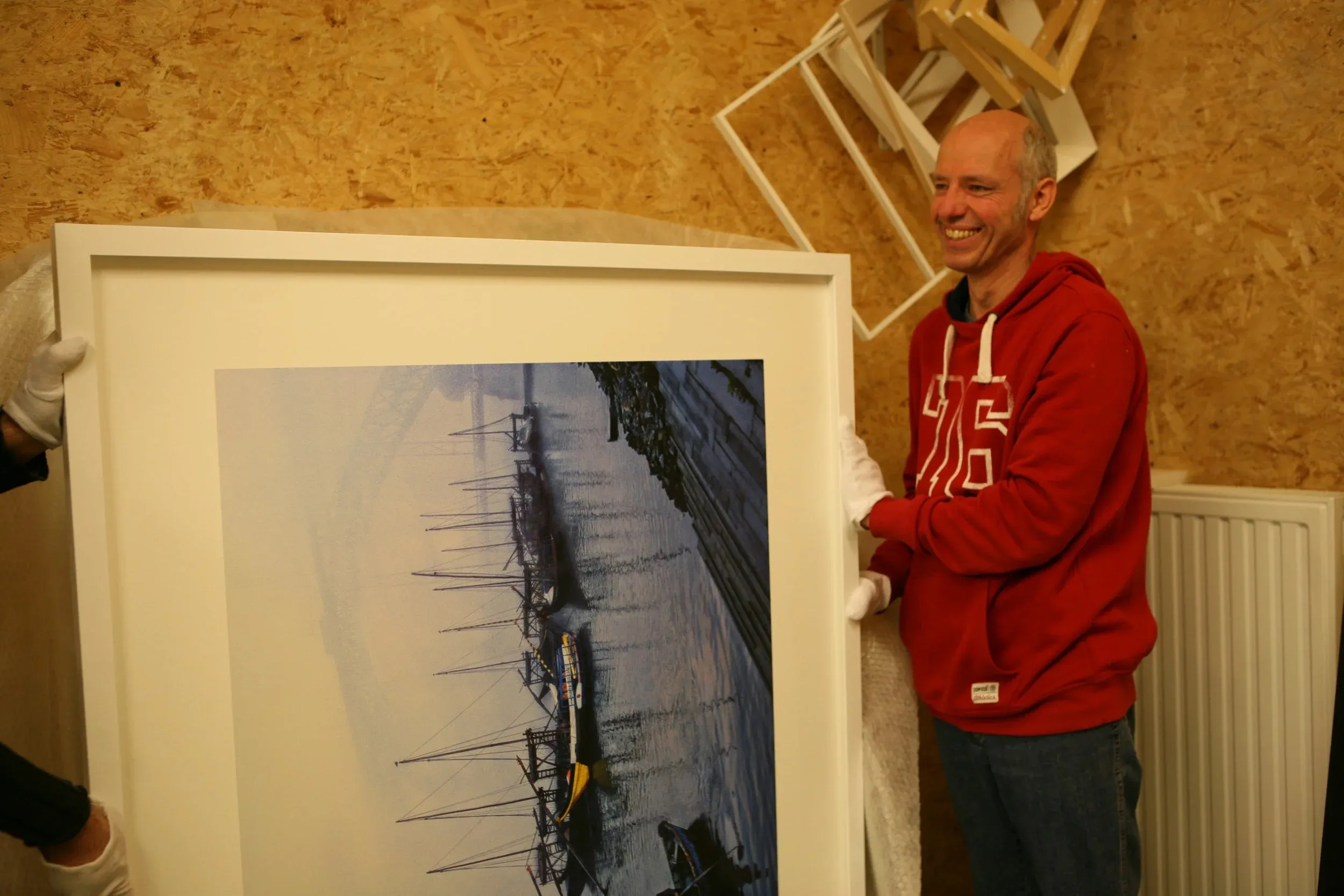 Photographie grand format, passe-partout et cadre blancs